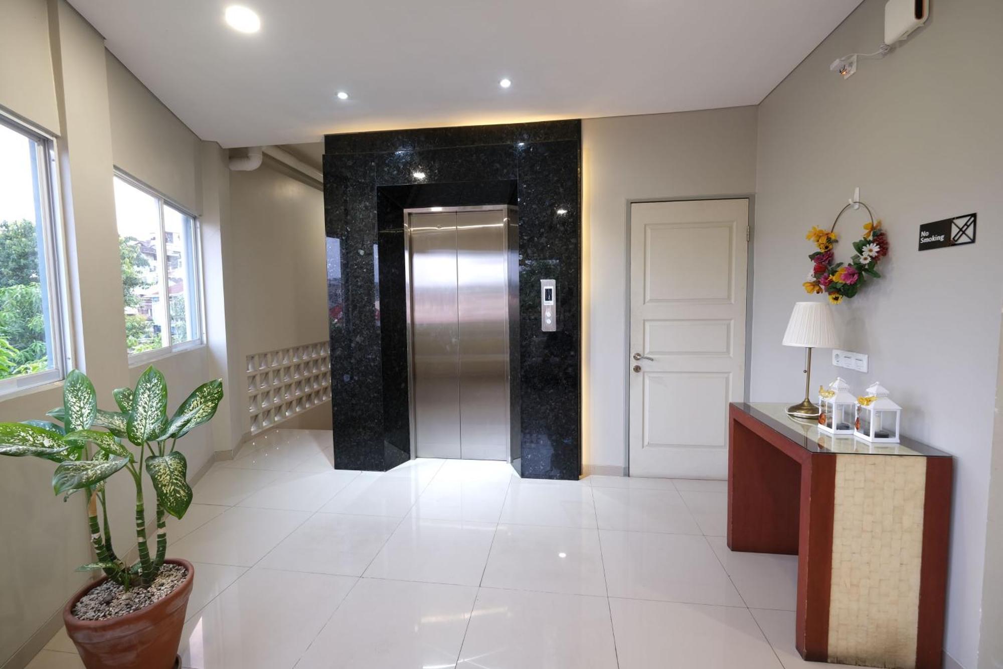 S101 Hotels Семаранг Екстериор снимка